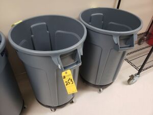 Rubbermaid Brute Trash Cans (2 Each)