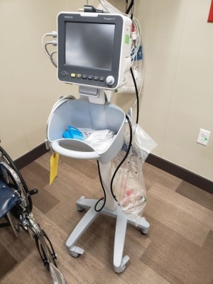 Mindray Passport 8 Patient Monitor w/Stand