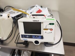 Medtronic Lifepak 20 Defibrillator/Monitor